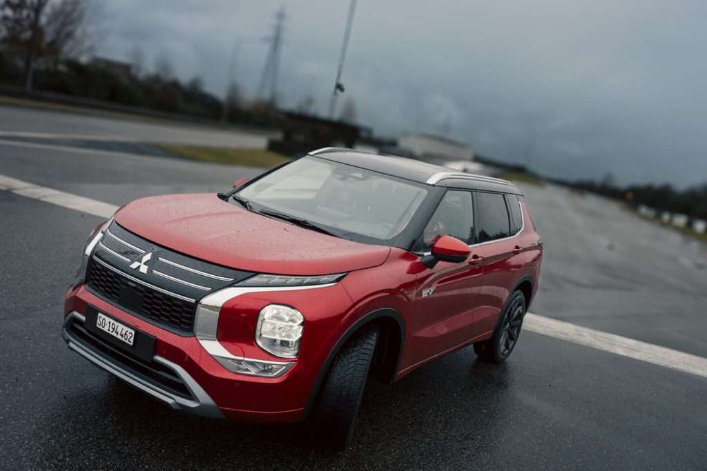 Nuovo Mitsubishi Outlander PHEV- test drive pista Lainate 2026