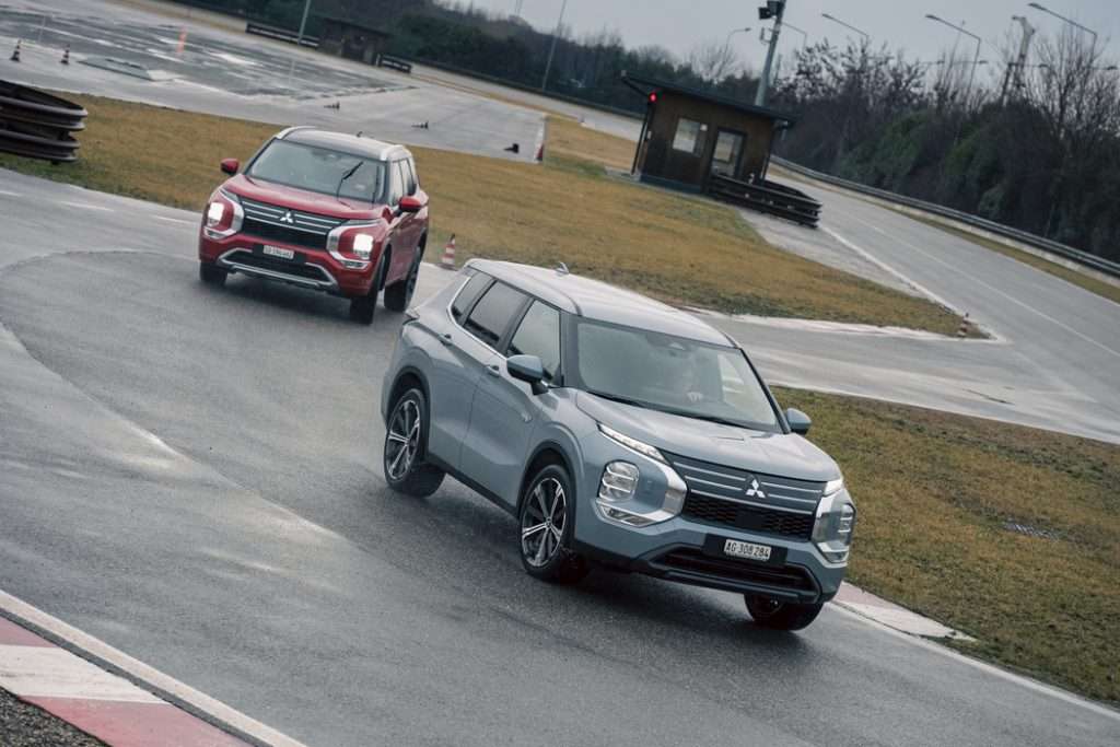 Nuovo Mitsubishi Outlander PHEV- test drive pista Lainate 2026 combo