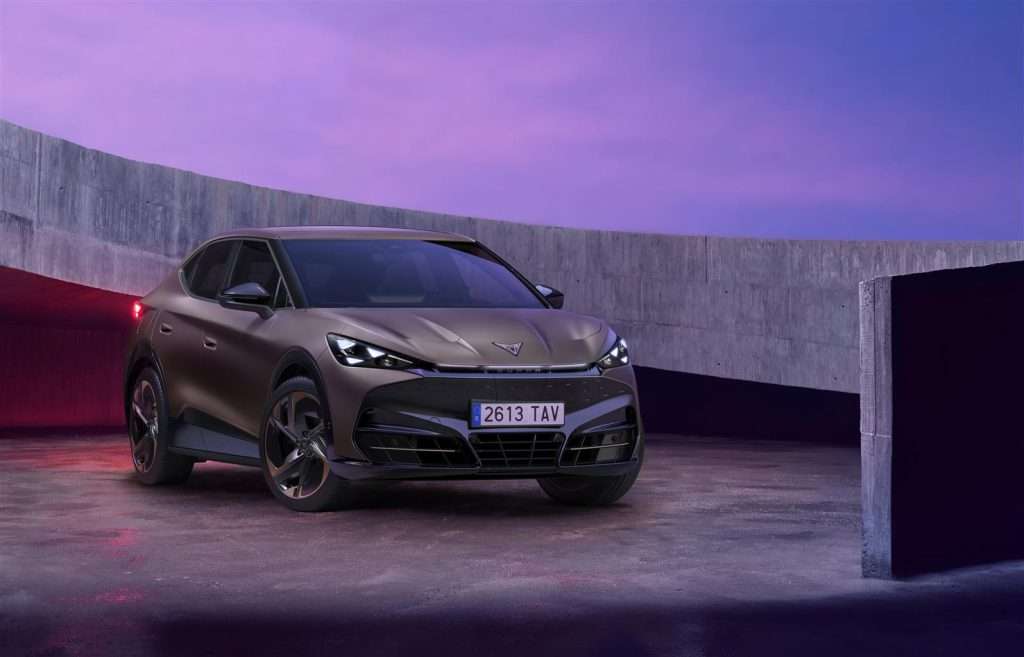 Cupra Tavascan 2026 crossover sportiva maranza