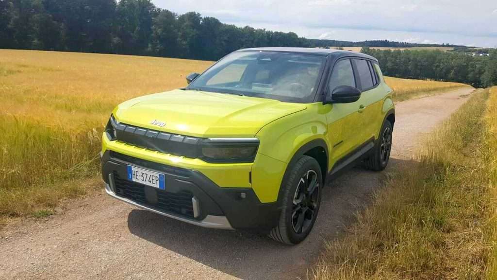 Jeep al Salone Auto Torino 2026 Nuova Jeep Avenger 2026 prova su strada