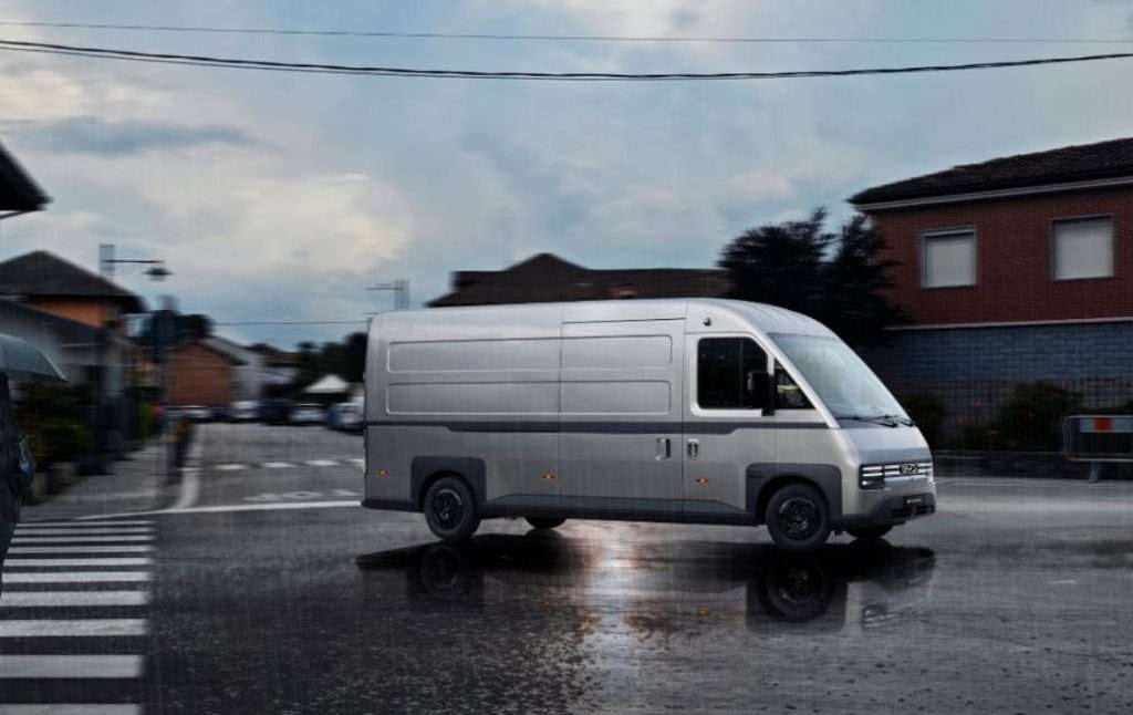 BYD E-Vali dinamica strada