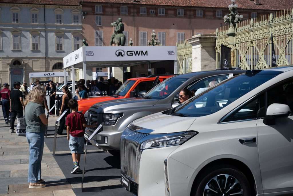 GWM ORA 5 e Tank 300 TADA 2026 statica stand salone auto torino