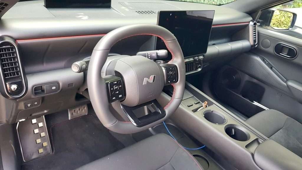 Hyundai IONIQ 3 N line 2026 prova su strada plancia