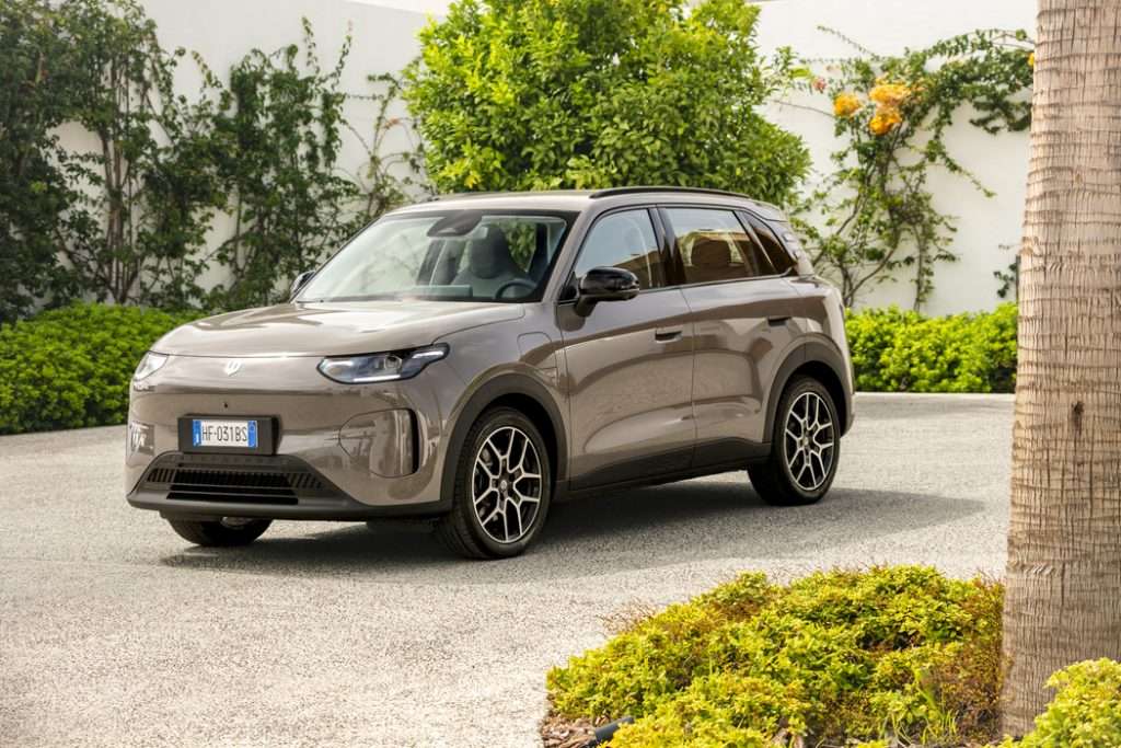Stellantis al Salone Auto Torino 2026 Leapmotor B03X 2026 test drive statica front