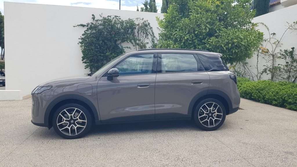 Leapmotor B03X  prova su strada 2026 side