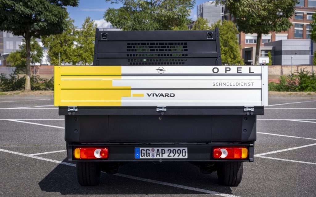 Opel Vivaro pianale cabinato 2.2 diesel 2026 IAA flatbed rear