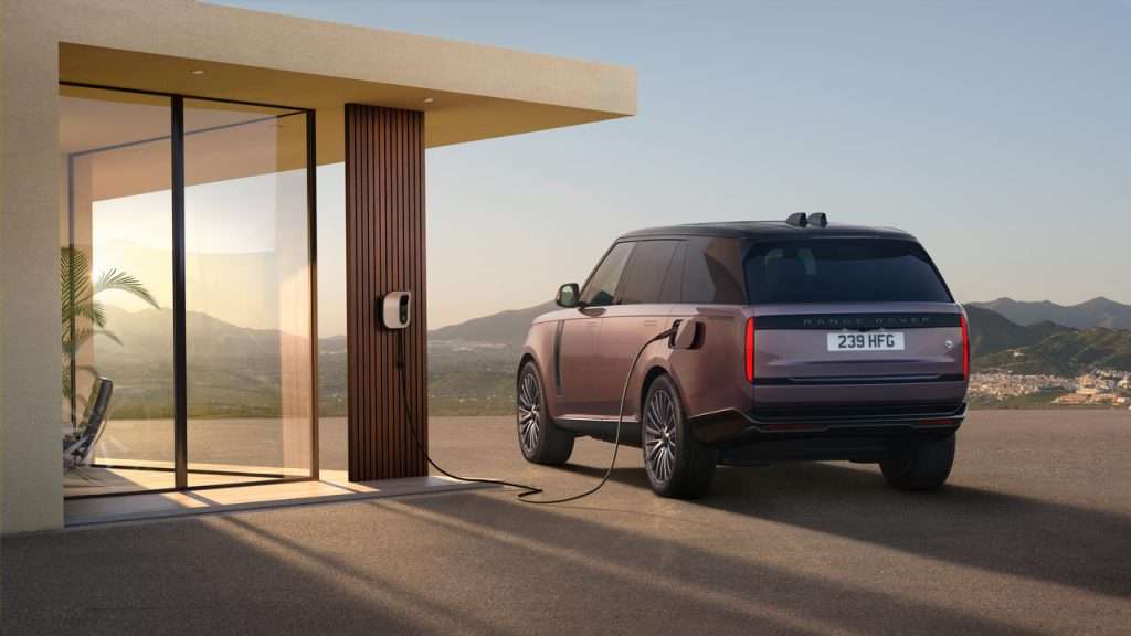 RANGE ROVER ELECTRIC in carica