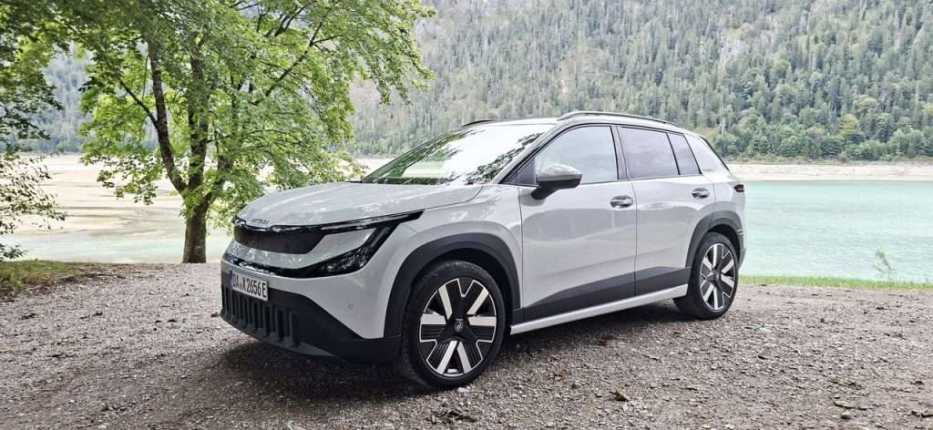 Skoda Epiq statica anteriore lago