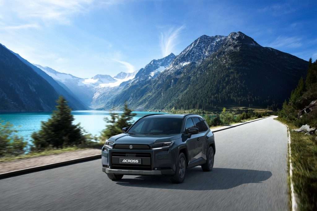 Suzuki Across Plug-in Hybrid dinamica
