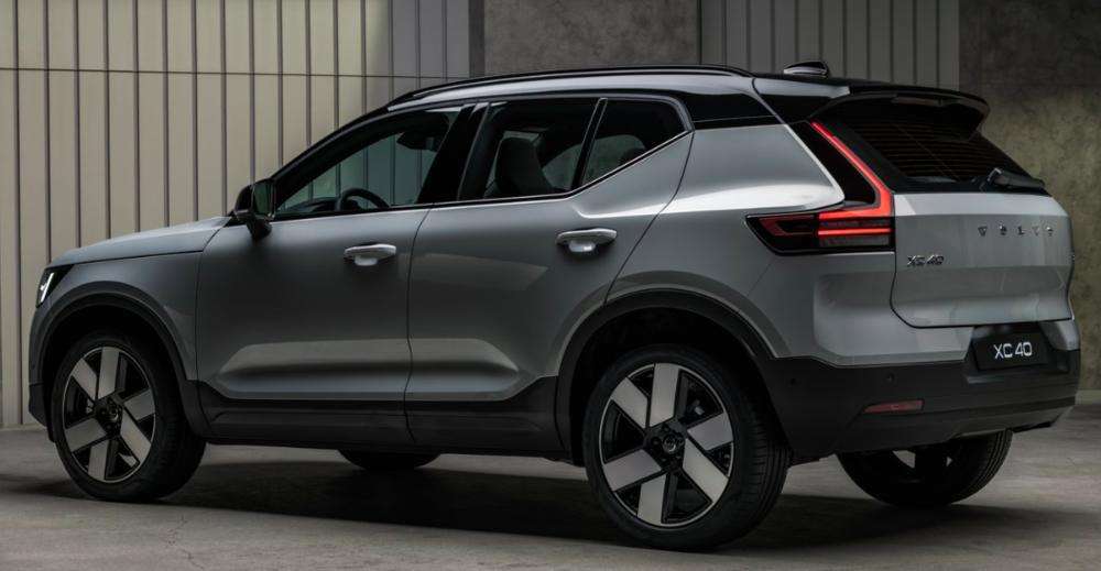 Volvo XC40 2027 rear