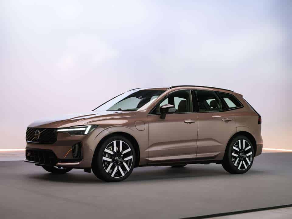 Volvo XC60 in studio