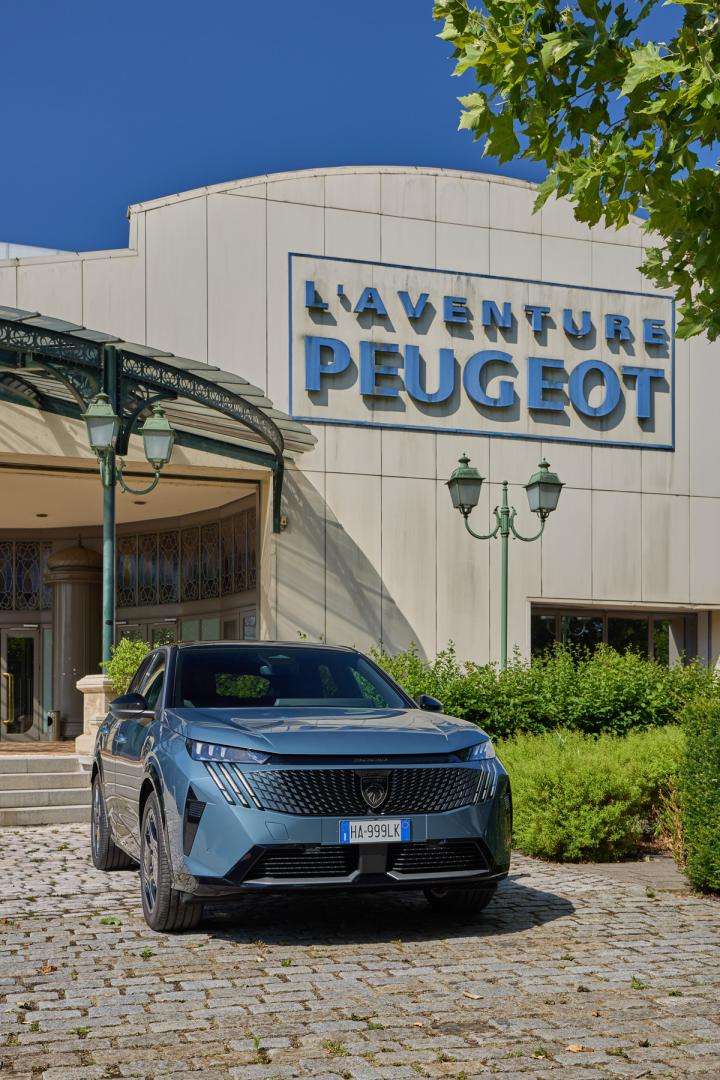 peugeot e-3008-long range salone auto di torino 2026