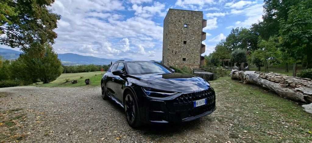 Audi A6 allroad trequarti frontale