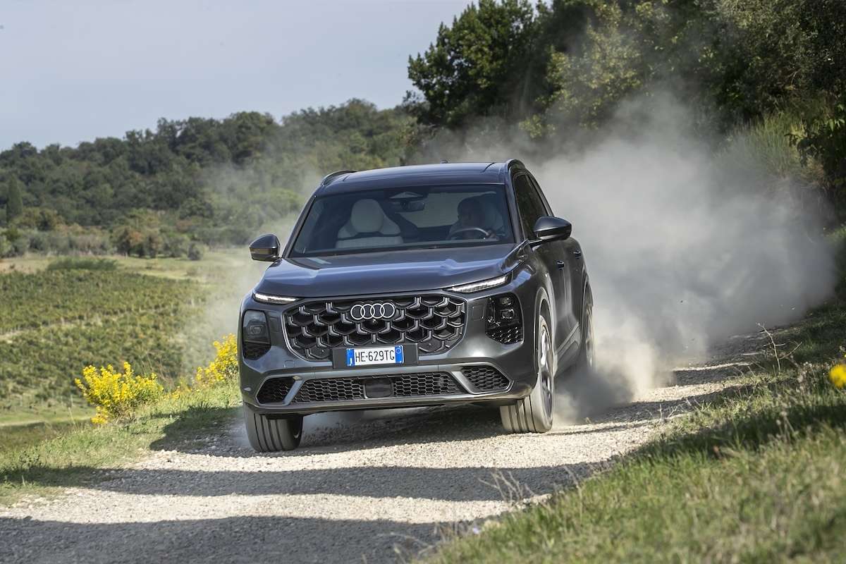 Audi Q7 2027 prova dinamica