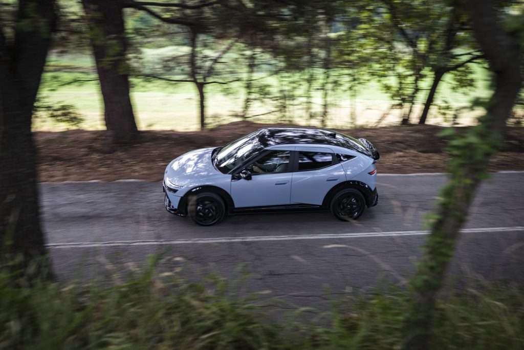 Hyundai IONIQ 3 prova su strada 2026 test milano marittima side